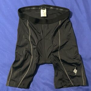 Men’s padded cycling shorts